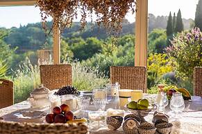 Villa Lorena a Vintage Family Villa