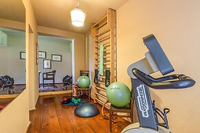 Villa Lorena a Vintage Family Villa