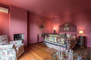 Villa Lorena a Vintage Family Villa