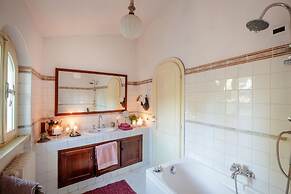 Villa Lorena a Vintage Family Villa