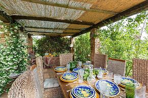 Villa Lorena a Vintage Family Villa