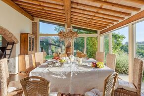 Villa Lorena a Vintage Family Villa