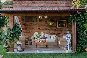 Villa Lorena a Vintage Family Villa