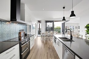 GEORGE8- The Ultimate Family Beach House