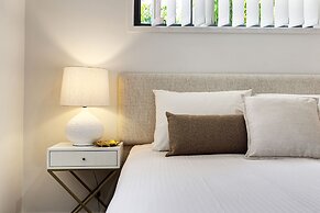 MARJ12- Stylish and Spacious Apartment