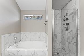 Close to Kalahari King Beds Fast Wifi 3BR