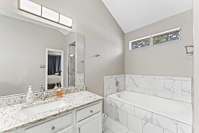 Close to Kalahari King Beds Fast Wifi 3BR