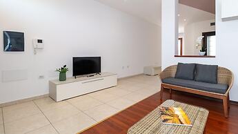 Xenia Boutique Tirso 1