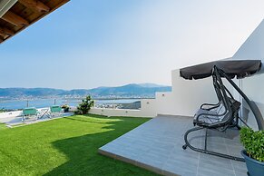 MTC-Sea & sky by Valeria near airport