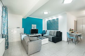 MTC-Sea & sky by Valeria near airport