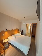 Hôtel Les Voisins Beaucemaine