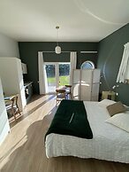 Hôtel Les Voisins Beaucemaine