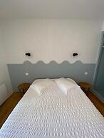 Hôtel Les Voisins Beaucemaine