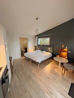 Hôtel Les Voisins Beaucemaine