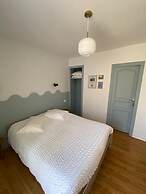 Hôtel Les Voisins Beaucemaine
