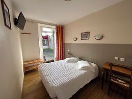 Hôtel Les Voisins Beaucemaine