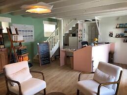 Hôtel Les Voisins Beaucemaine