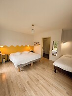 Hôtel Les Voisins Beaucemaine