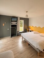Hôtel Les Voisins Beaucemaine