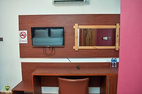 RK Italian Boy Hotel