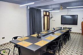 RK Italian Boy Hotel