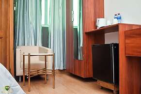 RK Italian Boy Hotel