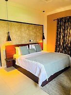 RK Italian Boy Hotel