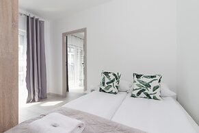 Expo Cracow Apartment by Renters