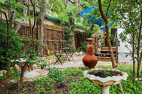Beautiful Cottage Close to Downtown Austin