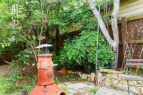 Beautiful Cottage Close to Downtown Austin