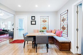 Beautiful Cottage Close to Downtown Austin