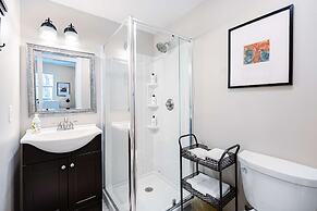 Beautiful Cottage Close to Downtown Austin