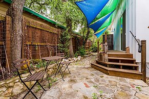 Beautiful Cottage Close to Downtown Austin