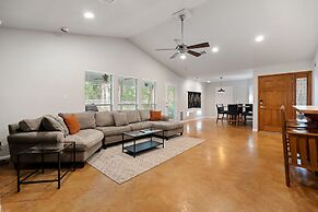 Pet-friendly Marble Falls Home w/ Hot Tub!