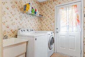 Pet-friendly Marble Falls Home w/ Hot Tub!