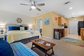 Pet-friendly Marble Falls Home w/ Hot Tub!