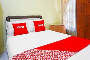 Super OYO 91568 Trisna Srabah Resort Homestay & Resto