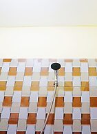 Super OYO 91568 Trisna Srabah Resort Homestay & Resto