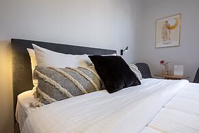 Phaedrus Living The Nine Muses Ourania