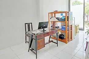 Super OYO 92433 Sirih Gading Family Guest House