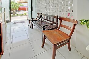 Super OYO 92433 Sirih Gading Family Guest House