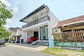 Super OYO 92433 Sirih Gading Family Guest House