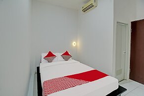 Super OYO 92433 Sirih Gading Family Guest House