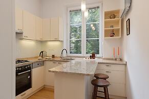 Apartment Rynek Nowego Miasta by Renters