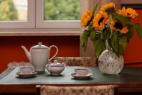 Apartment Rynek Nowego Miasta by Renters