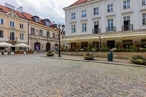 Apartment Rynek Nowego Miasta by Renters