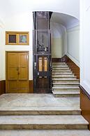 Rettifilo Family Apartment by Wonderful Italy