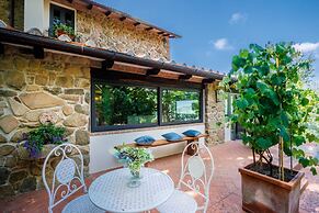 Sospirata Farmhouse in Pescia