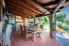 Sospirata Farmhouse in Pescia