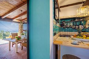 Sospirata Farmhouse in Pescia